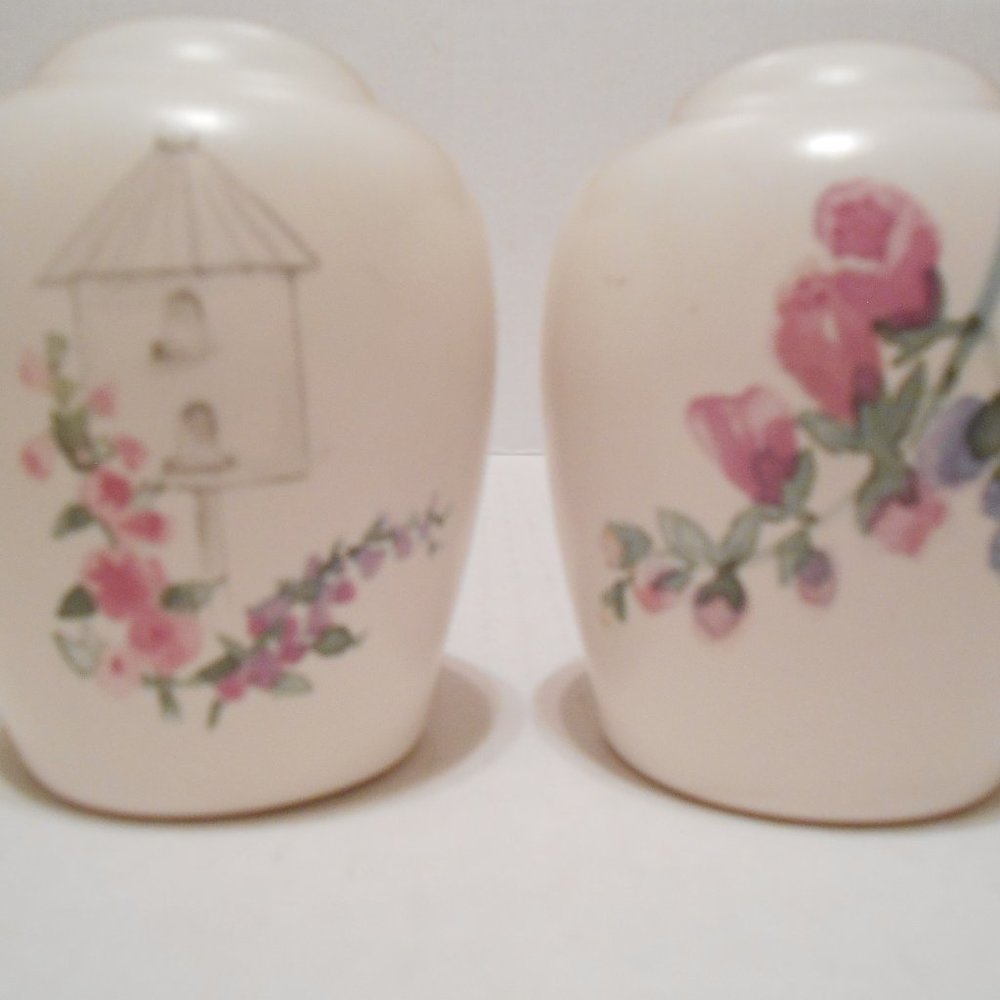 Pfaltzgraff Cape May Salt & Pepper Set